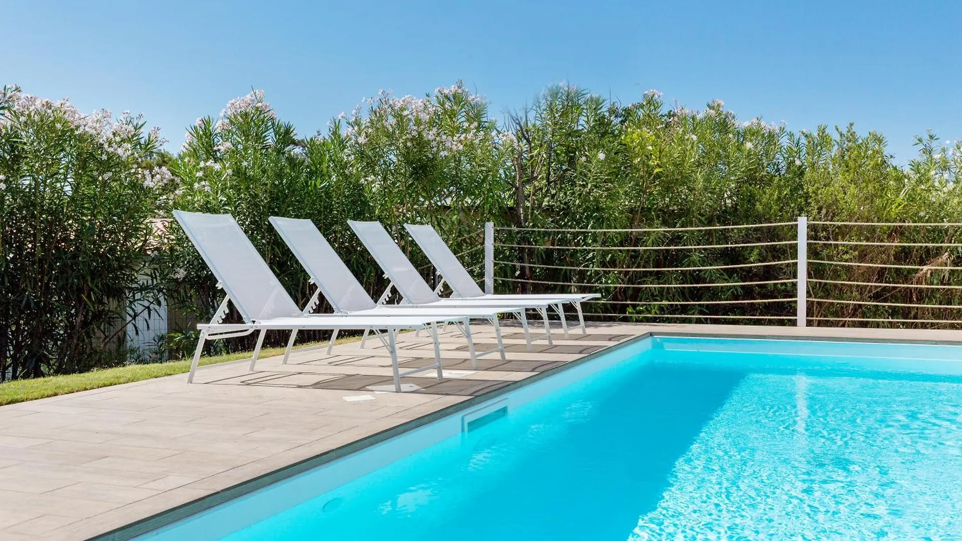 Villa Angelina Con Piscina E Giardino Privato A Pochi Passi Dalla Spiaggia Di Campus Villasimius