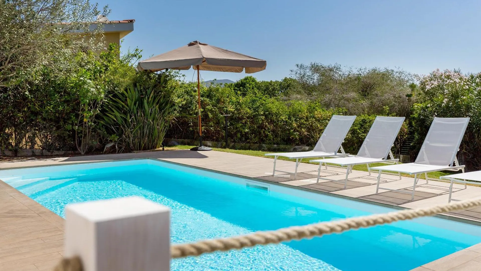 Villa Angelina Con Piscina E Giardino Privato A Pochi Passi Dalla Spiaggia Di Campus Villasimius
